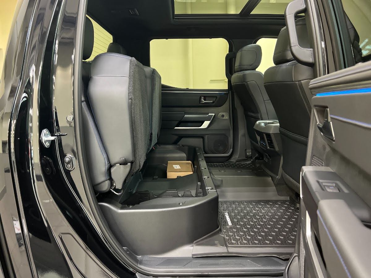 2022 Tundra Platinum Photo Gallery in Black 21 2022 Tundra Platinum Photo Gallery in Black 21